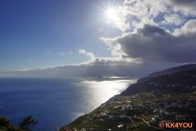 Madeiras Südküste -Ausblick vom Ferienhaus Maison Blanche auf Calheta