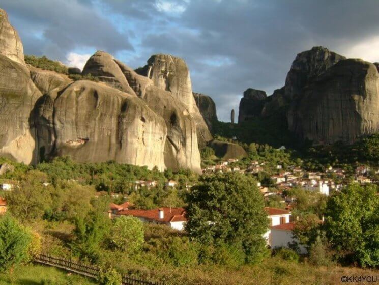 Meteora Klöster: Blick vom Dupiani House auf die Klöster