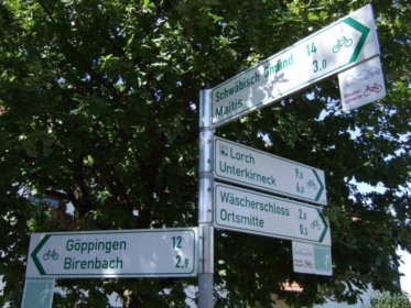 Göppinger Radtour -Wegweiser in Wäschenbeuren