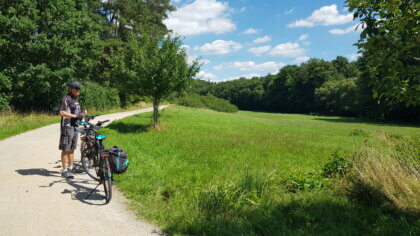 Radweg entlang im Altmühltal