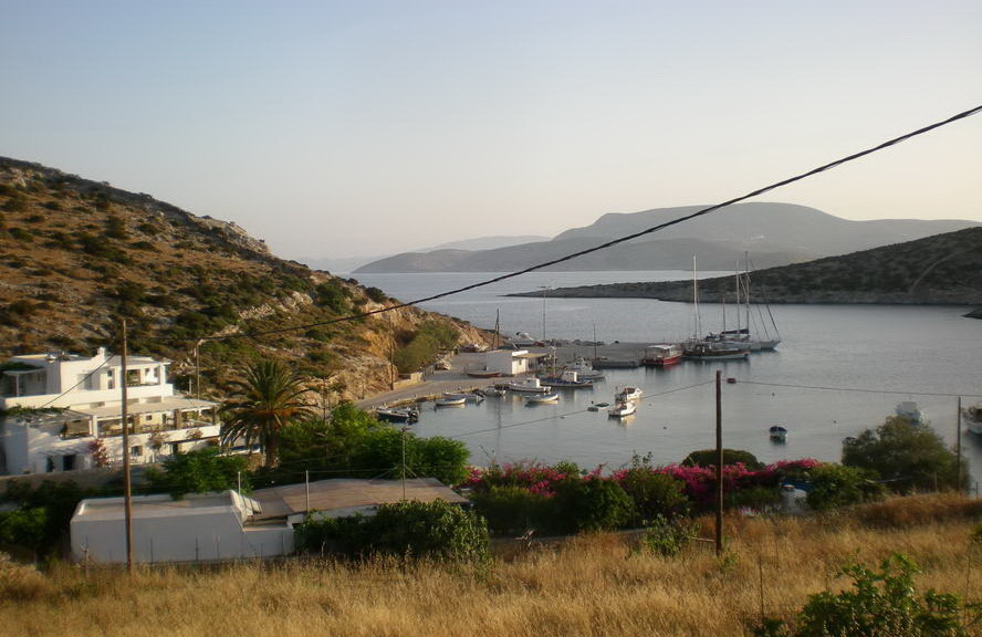 Kleine Kykladen -Schinouss, Blick auf Hafen Ormos Myrsini