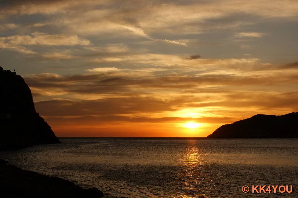 Sonnenuntergang in der Bucht von Kamares