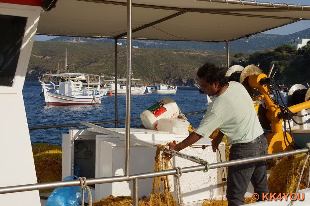 Fischer im Hafen Linaria