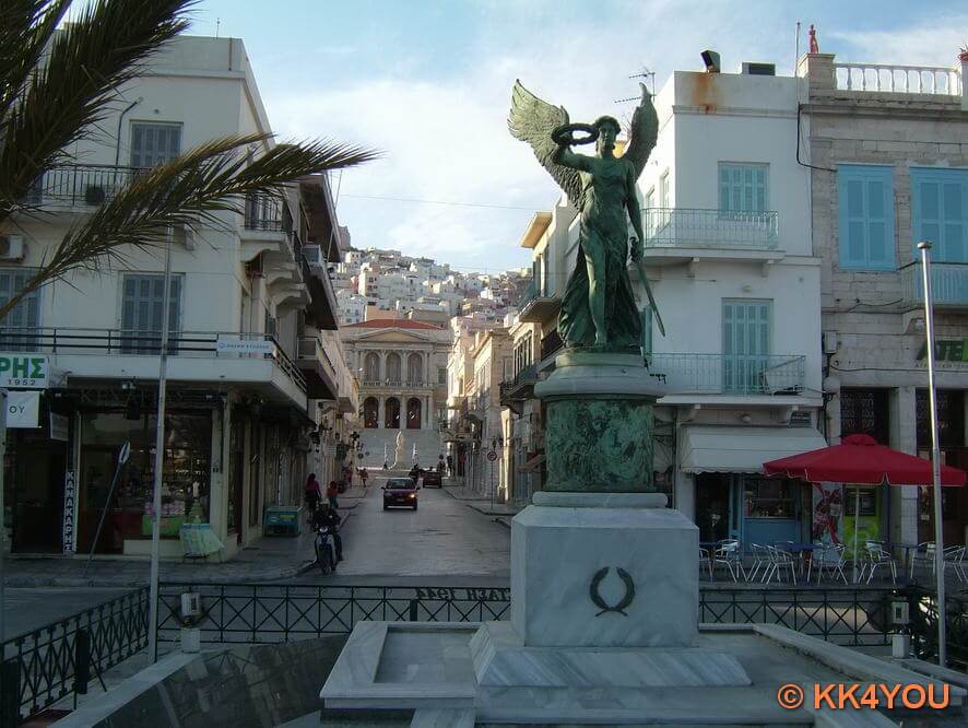 Ermoupoli -Statue der Siegesgöttin Nike