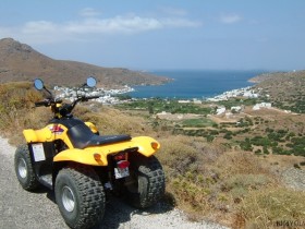 Meltemi, d.h. Landausflug in Amorgos -Blick auf Katapola