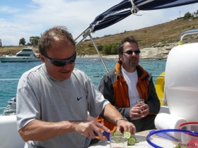 griechischer Salat und ein Gläschen Rosewein