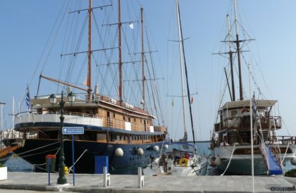 Tinos -Hafen, alte Segler