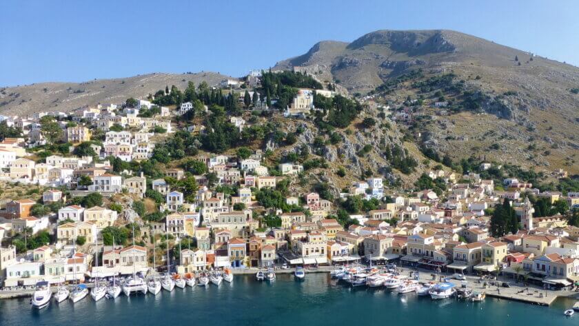 Blick auf den Hafen Gialos