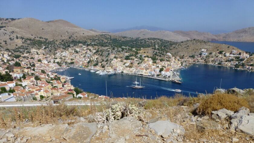 Blick auf den Hafen Gialos