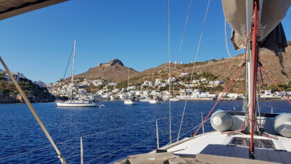 Leros Ormos Panteli, Blick auf die Kreuzritterburg