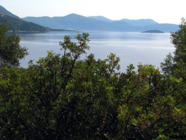 Kalamos -Hafen Porta Leone -Blick hinaus auf die Inselwelt